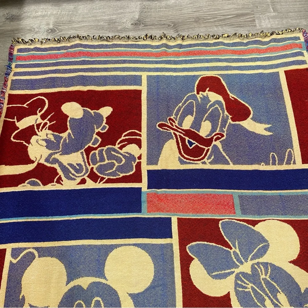 Vintage Beacon Disney Woven Blanket - Mickey Minnie Donald Goofy Throw Tapestry